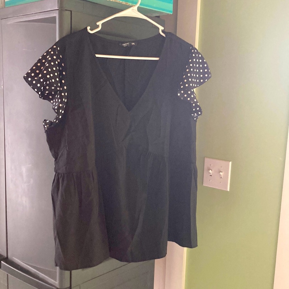 SHEIN Flutter Sleeve Top